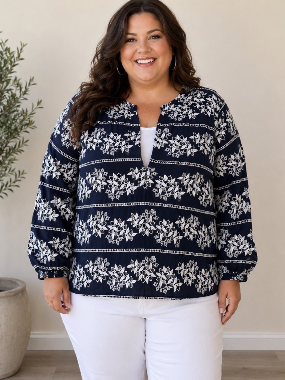 Chico’s Size 4 Navy Embroidered Eyelet Cutout Blouse 20/22